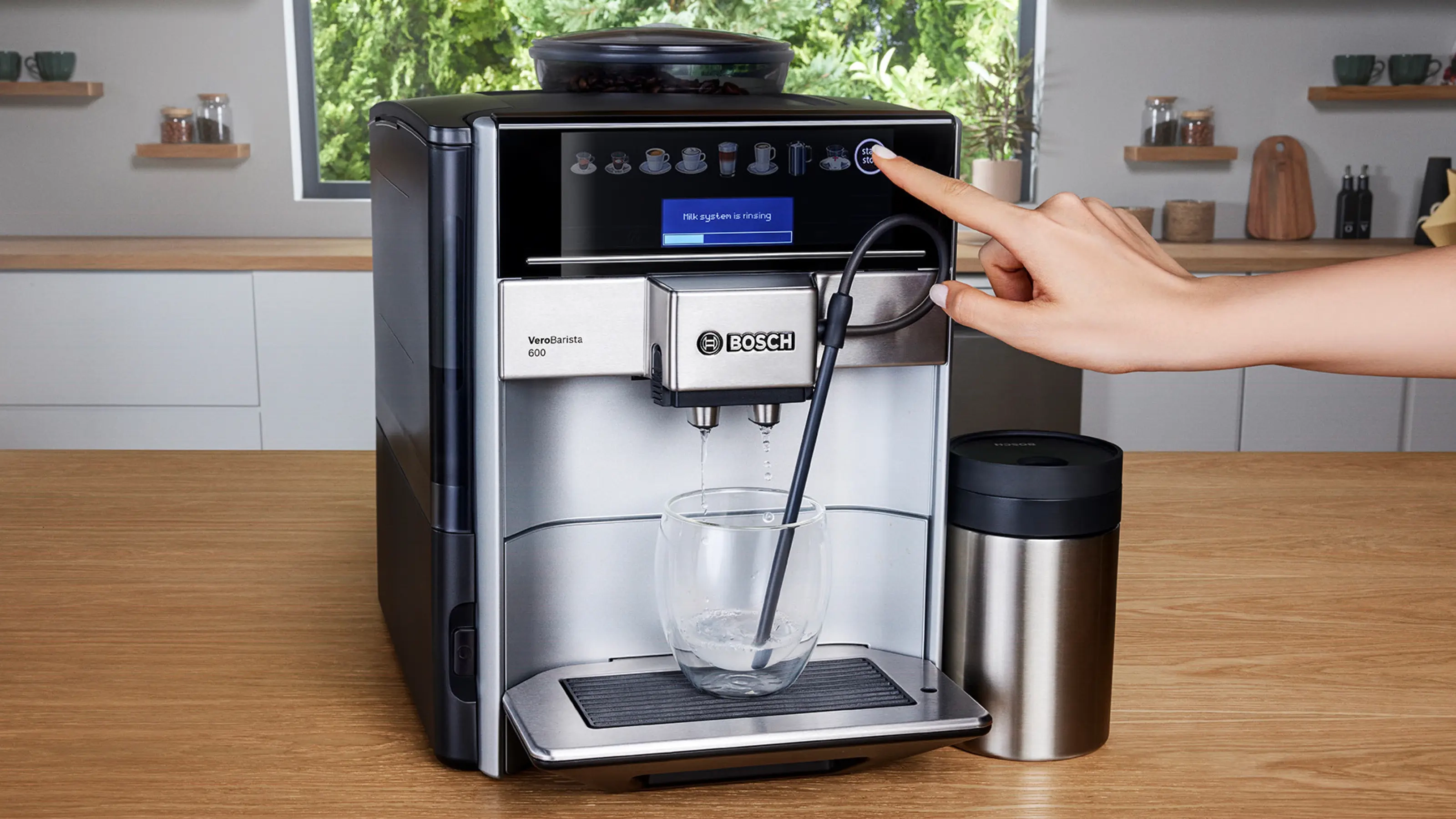 BOSCH Series 6 Fully automatic coffee machine Vero Barista 600 Silver TIS65621IN